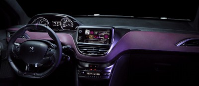 
Découvrez l'intérieur luxueux de la Peugeot 208 XY Concept de 2012.
 